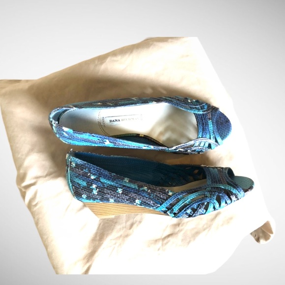 Dana Buchman kitten wedge peep toe heels - Picture 5 of 5